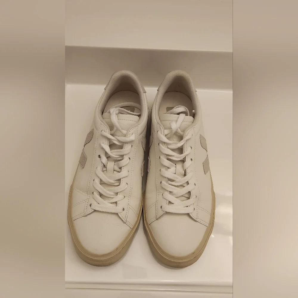 Veja Campo Sneaker Extra White/Natural Suede - Picture 2 of 8